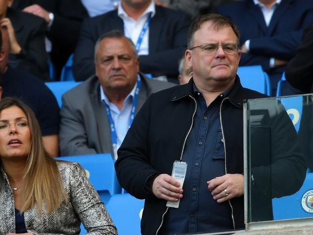 Ricky Hatton dies at 46: Manchester derby pays tribute to City superfan